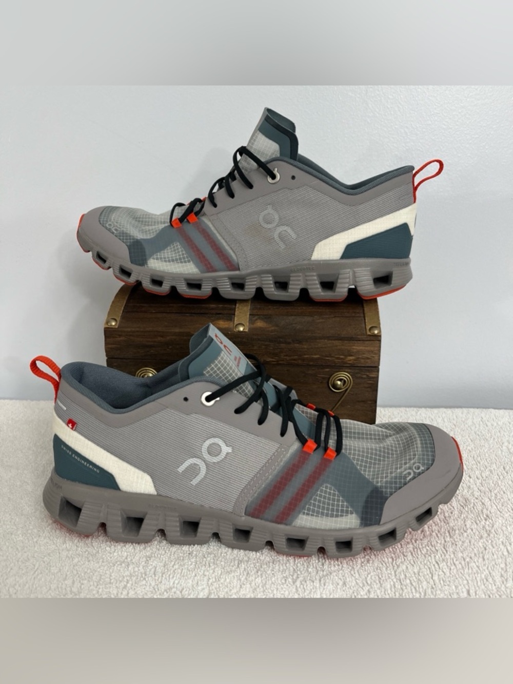 On Cloud Running Womens 10.5 Gray Cloud X Shift LaceUp Running Textile Synthetic